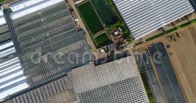 现代化的大型温室，大型的农业综合体，飞过温室，从上面看温室